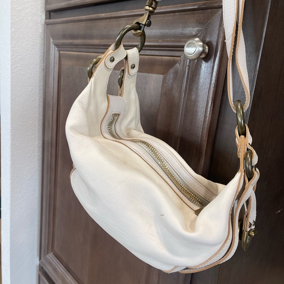 White adjustable shoulder strap leather Marc Jacob’s purse - Picture 4 of 4